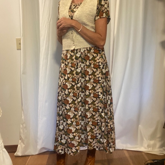 Fall floral cottagecore fitted but long dress with Flow - Picture 7 of 7